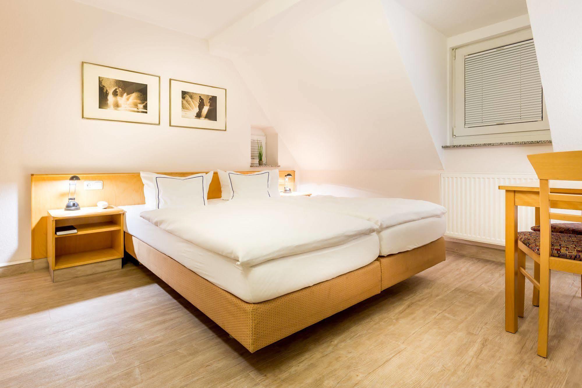 Hotel Am Rokokogarten Veitshöchheim Extérieur photo